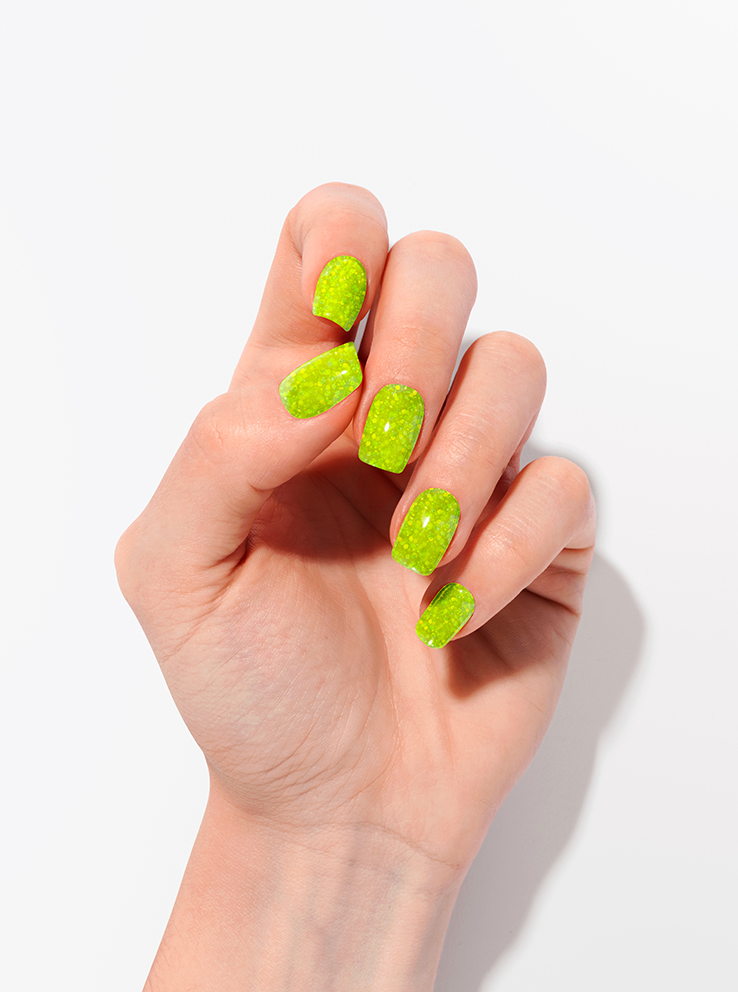 Nails_Sunny_W_Flamingo.webp