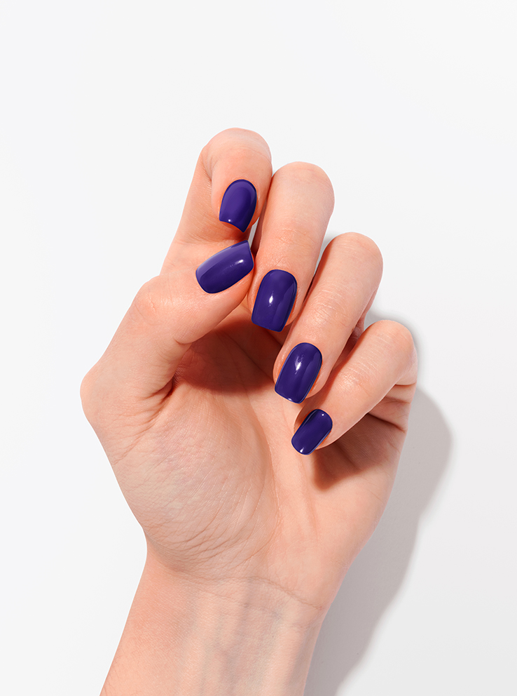 Nails_Violet_W_Flamingo.webp